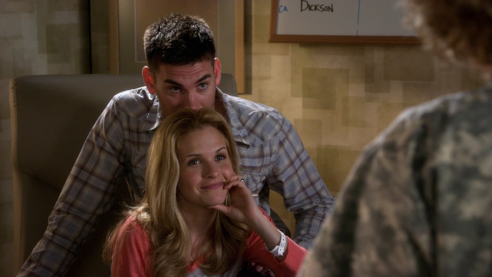 Charmed-Online-dot-nl_ArmyWives6x14-1842.jpg Charmed-Online-dot-nl_ArmyWives6x14-1842.jpg