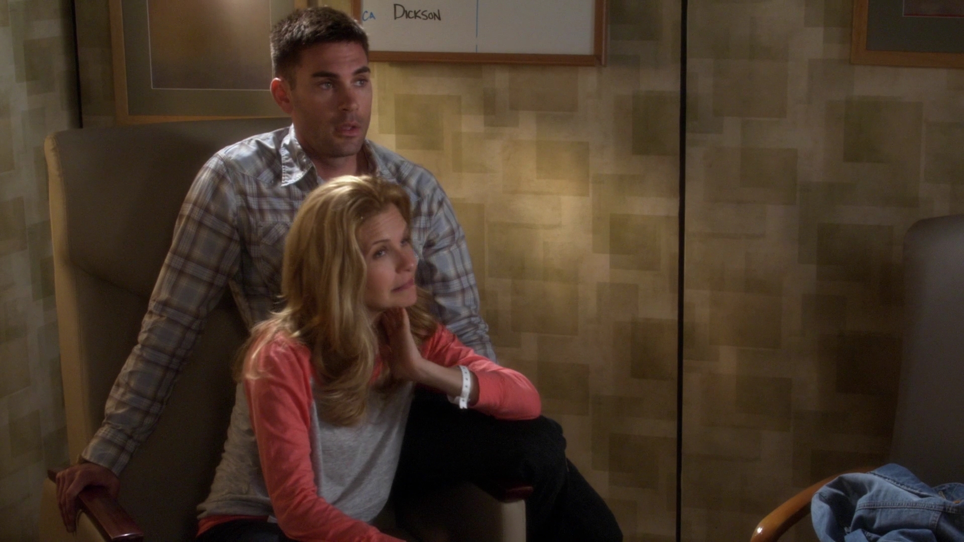 Charmed-Online-dot-nl_ArmyWives6x14-1867.jpg Charmed-Online-dot-nl_ArmyWives6x14-1867.jpg