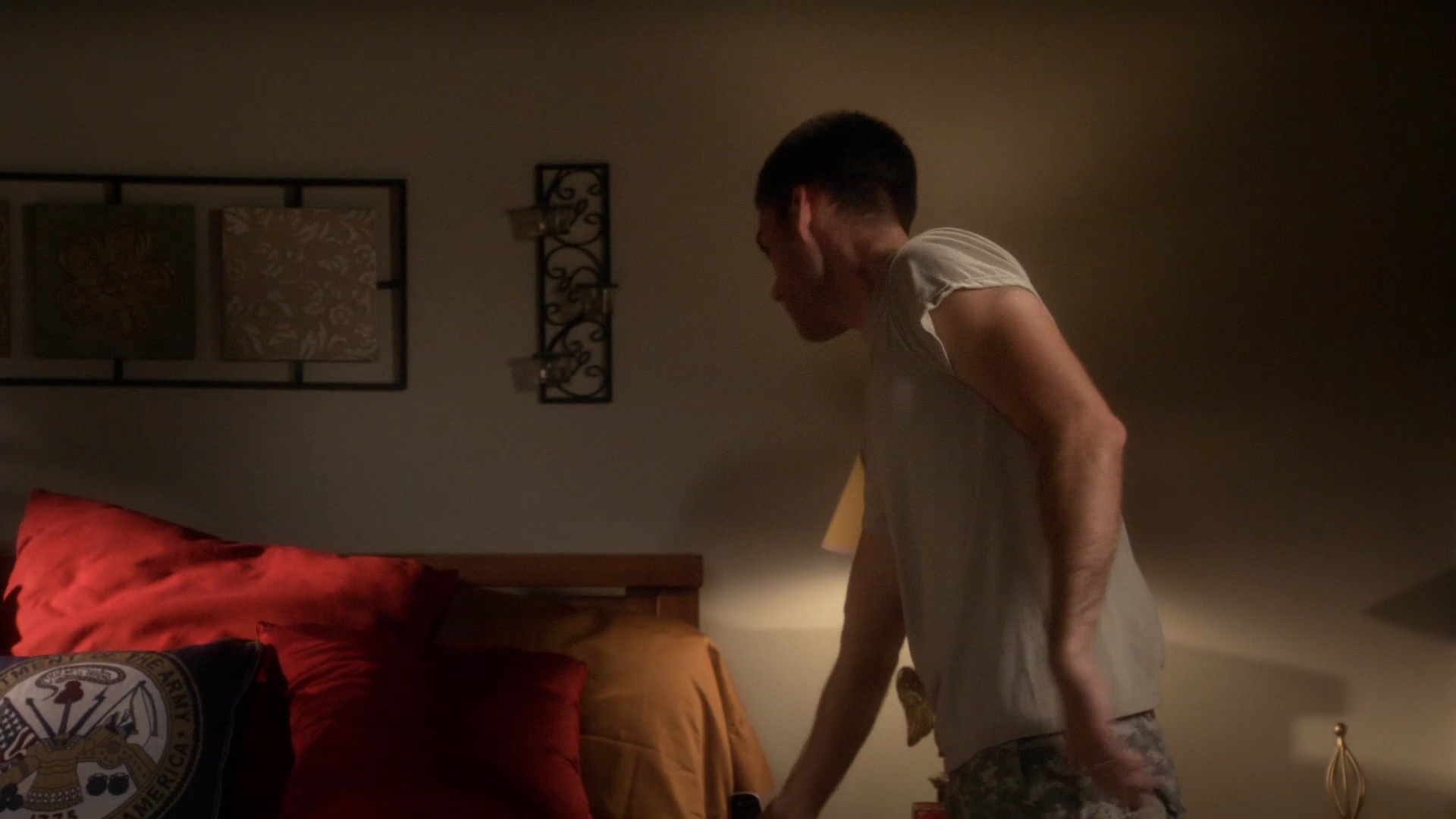 Charmed-Online-dot-nl_ArmyWives6x18-0131.jpg Charmed-Online-dot-nl_ArmyWives6x18-0131.jpg