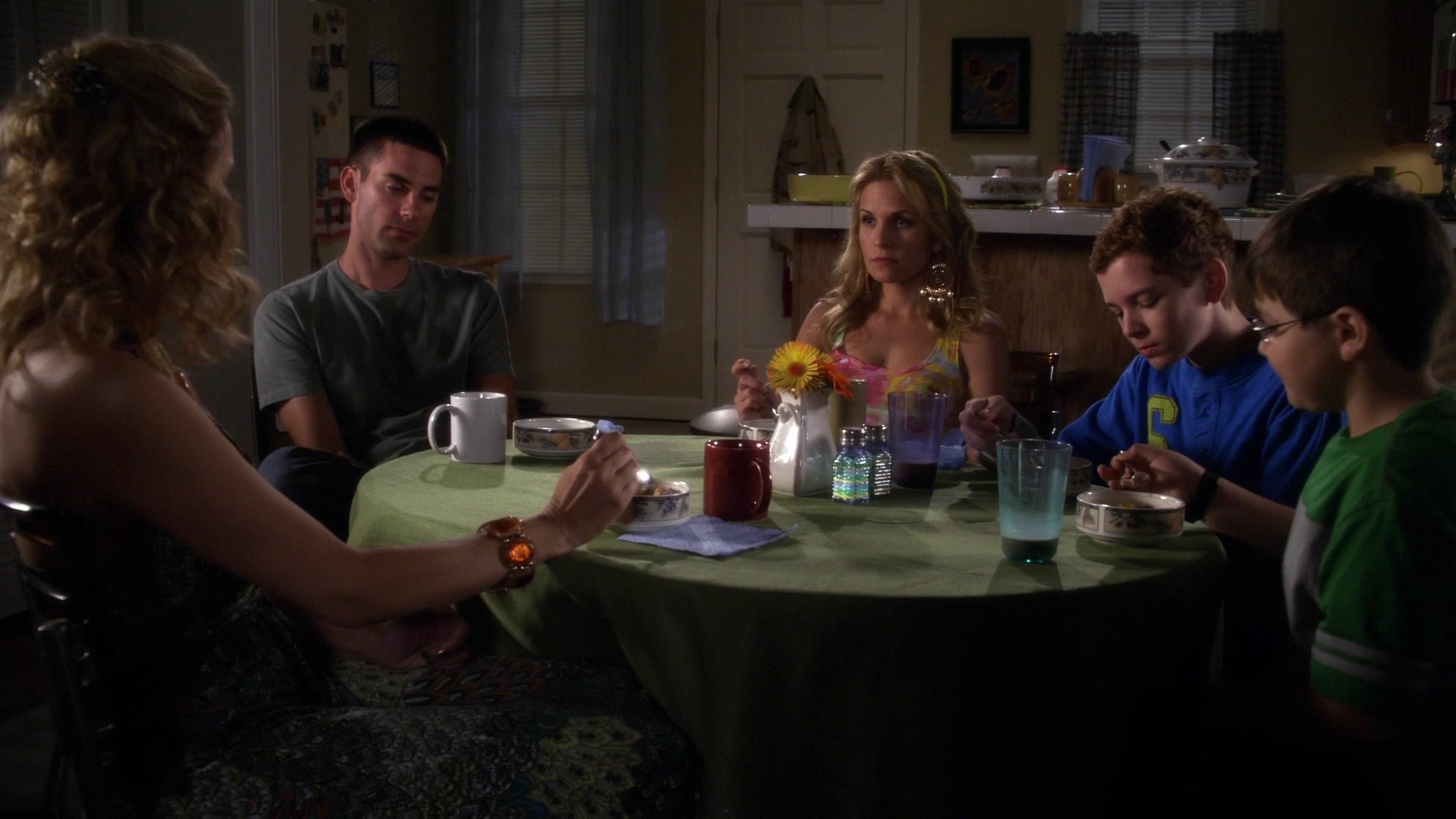 Charmed-Online-dot-nl_ArmyWives6x18-1319.jpg Charmed-Online-dot-nl_ArmyWives6x18-1319.jpg