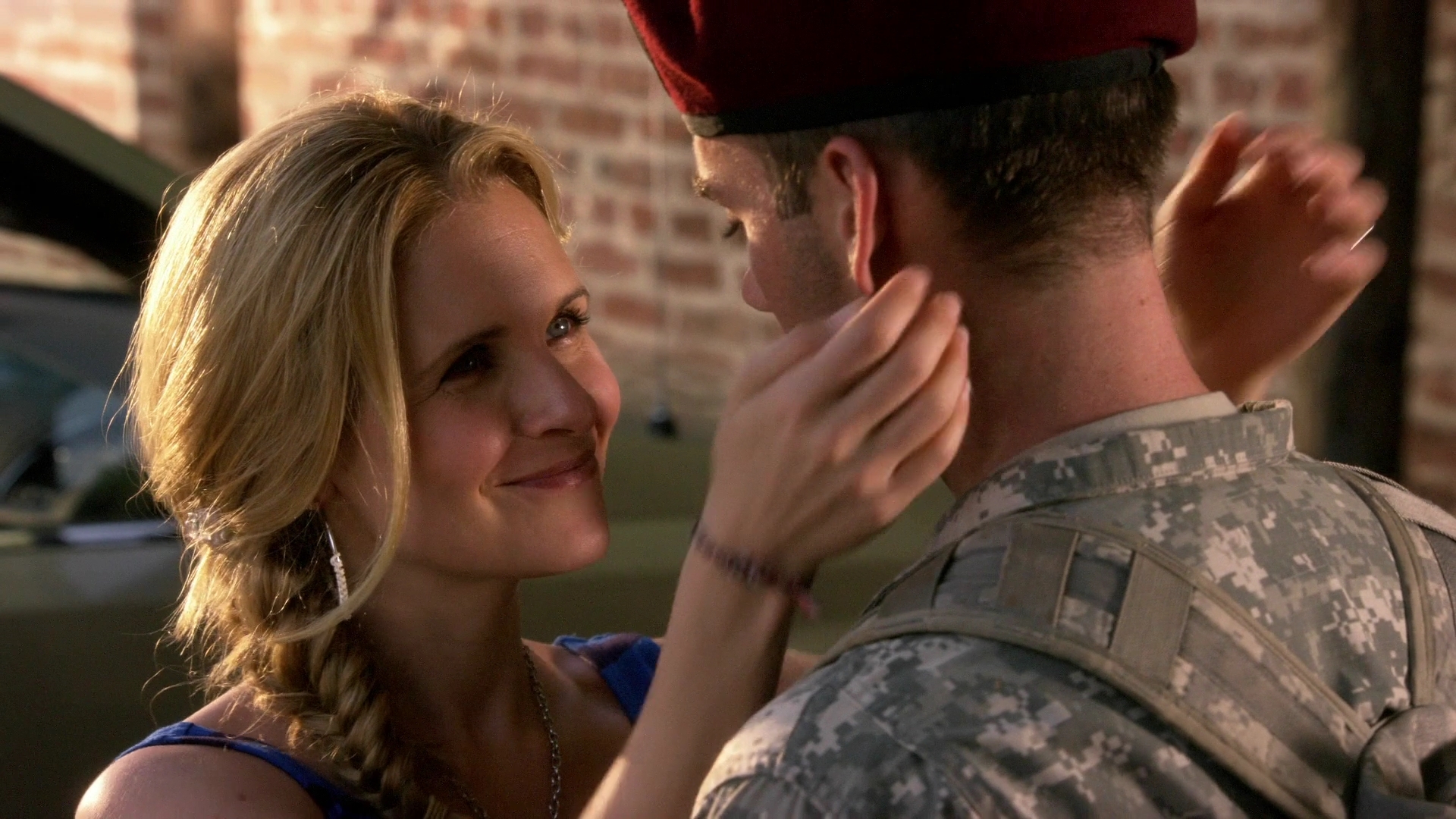 Charmed-Online-dot-nl_ArmyWives6x18-2126.jpg Charmed-Online-dot-nl_ArmyWives6x18-2126.jpg