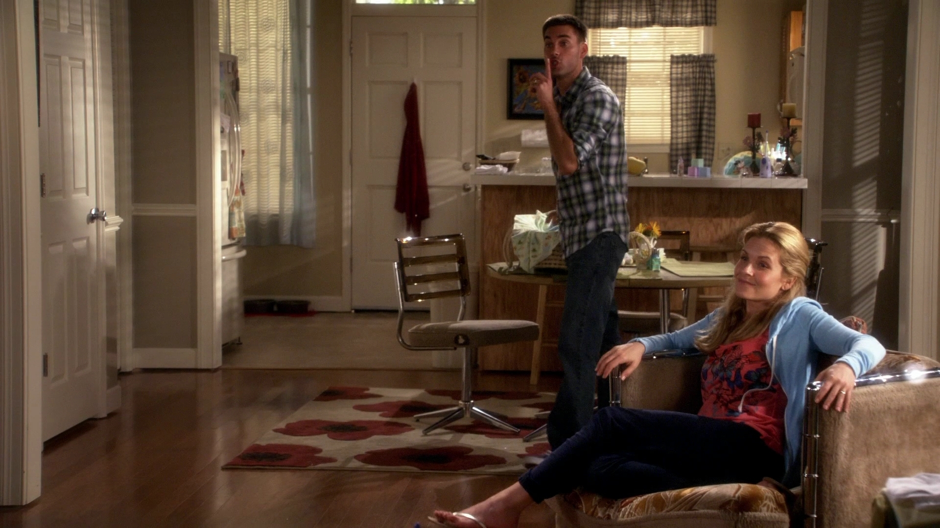 Charmed-Online-dot-nl_ArmyWives6x20-0234.jpg Charmed-Online-dot-nl_ArmyWives6x20-0234.jpg