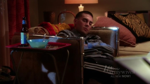 Charmed-Online-dot-nl_ArmyWives3x02-2166.jpg