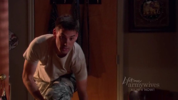 Charmed-Online-dot-nl_ArmyWives3x08-2428.jpg Charmed-Online-dot-nl_ArmyWives3x08-2428.jpg