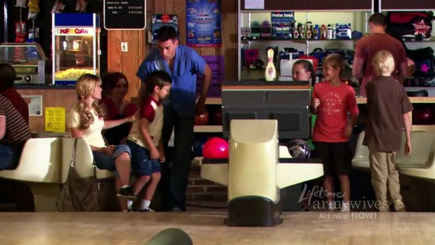 Charmed-Online-dot-nl_ArmyWives3x16-1437.jpg Charmed-Online-dot-nl_ArmyWives3x16-1437.jpg