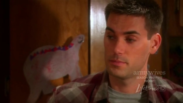 Charmed-Online-dot-nl_ArmyWives4x01-1581.jpg