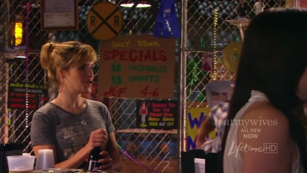 Charmed-Online-dot-nl_ArmyWives4x02-2385.jpg Charmed-Online-dot-nl_ArmyWives4x02-2385.jpg