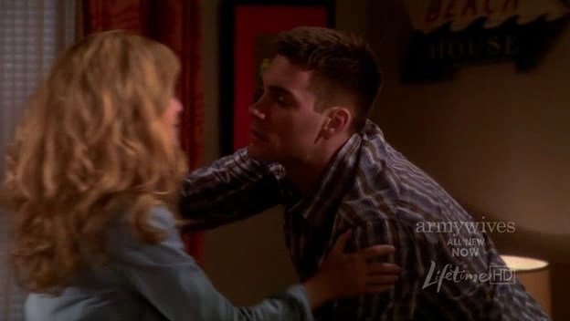 Charmed-Online-dot-nl_ArmyWives4x03-1152.jpg