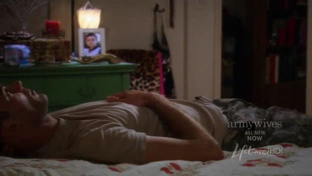 Charmed-Online-dot-nl_ArmyWives4x03-2308.jpg Charmed-Online-dot-nl_ArmyWives4x03-2308.jpg