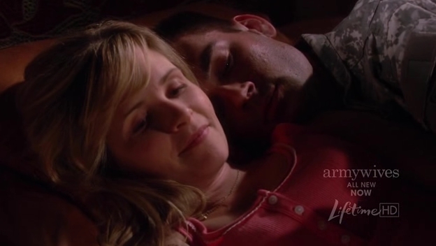 Charmed-Online-dot-nl_ArmyWives4x08-2365.jpg Charmed-Online-dot-nl_ArmyWives4x08-2365.jpg