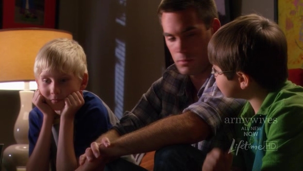 Charmed-Online-dot-nl_ArmyWives4x10-1907.jpg Charmed-Online-dot-nl_ArmyWives4x10-1907.jpg