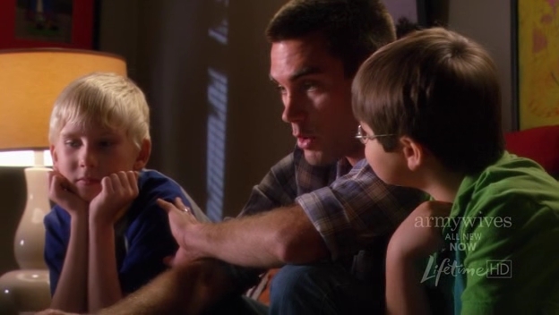 Charmed-Online-dot-nl_ArmyWives4x10-1929.jpg Charmed-Online-dot-nl_ArmyWives4x10-1929.jpg