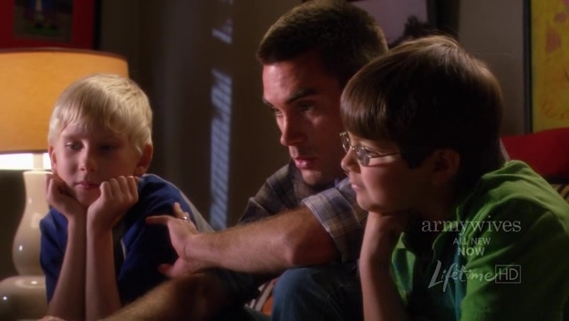 Charmed-Online-dot-nl_ArmyWives4x10-1930.jpg Charmed-Online-dot-nl_ArmyWives4x10-1930.jpg