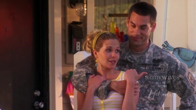 Charmed-Online-dot-nl_ArmyWives4x10-2138.jpg Charmed-Online-dot-nl_ArmyWives4x10-2138.jpg