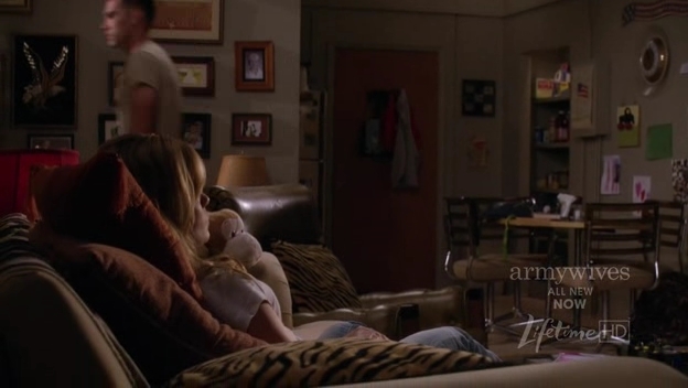 Charmed-Online-dot-nl_ArmyWives4x12-1885.jpg