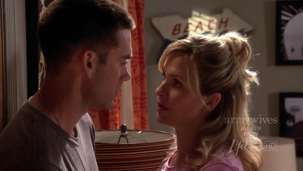 Charmed-Online-dot-nl_ArmyWives4x13-0356.jpg Charmed-Online-dot-nl_ArmyWives4x13-0356.jpg