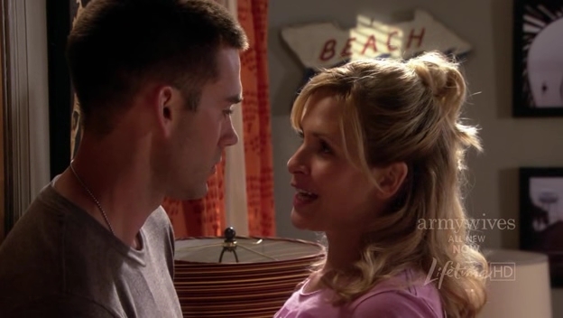 Charmed-Online-dot-nl_ArmyWives4x13-0358.jpg Charmed-Online-dot-nl_ArmyWives4x13-0358.jpg