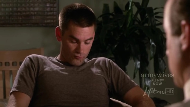 Charmed-Online-dot-nl_ArmyWives4x13-0916.jpg Charmed-Online-dot-nl_ArmyWives4x13-0916.jpg