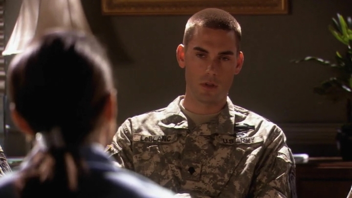 Charmed-Online-dot-net_ArmyWives-7x14AFinalSalute2952.jpg