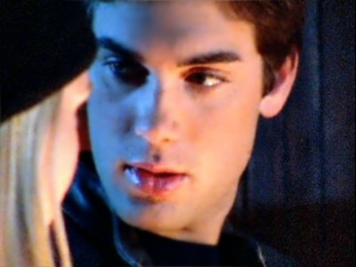 1x04-003.jpg