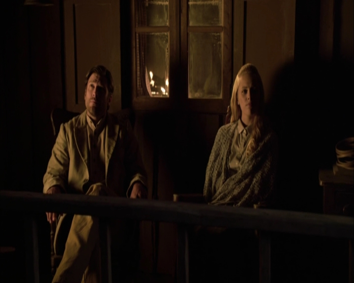 Charmed-Online-dot-net_LovesChristmasJourney0539.jpg