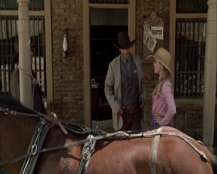 Charmed-Online-dot-net_LovesChristmasJourney0841.jpg