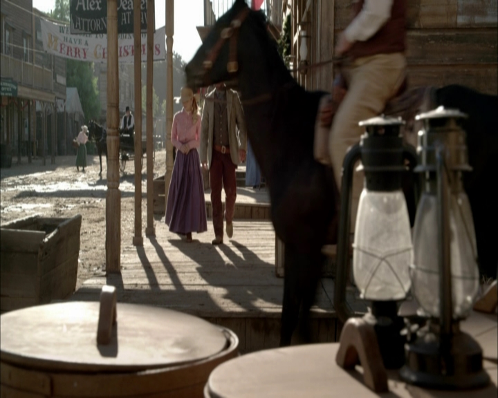 Charmed-Online-dot-net_LovesChristmasJourney0923.jpg