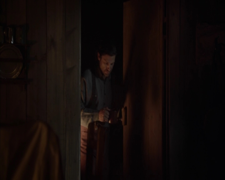 Charmed-Online-dot-net_LovesChristmasJourney1410.jpg