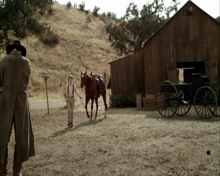 Charmed-Online-dot-net_LovesChristmasJourney2333.jpg
