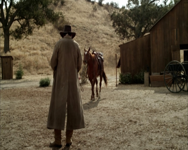 Charmed-Online-dot-net_LovesChristmasJourney2335.jpg Charmed-Online-dot-net_LovesChristmasJourney2335.jpg