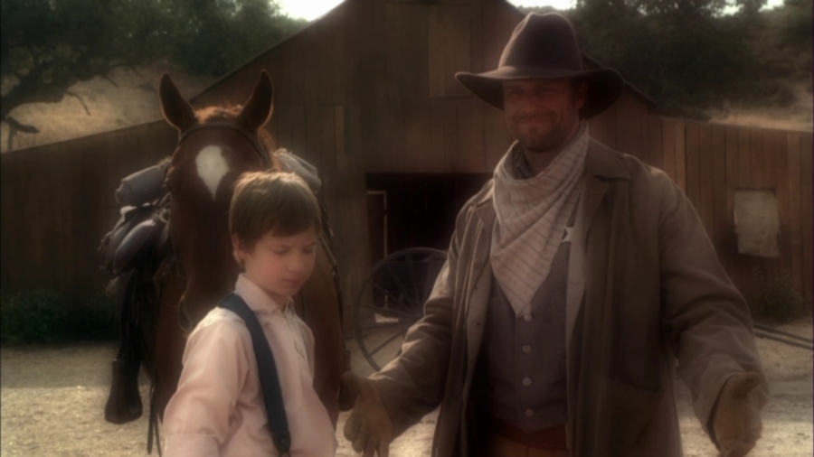 Charmed-Online-dot-net_LovesChristmasJourney-part2-0094.jpg