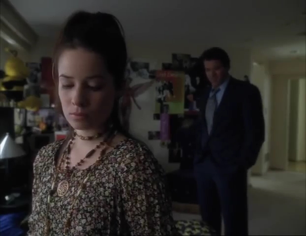 Charmed-Online-dot-net_APerfectStranger1428.jpg