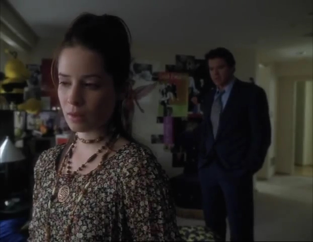 Charmed-Online-dot-net_APerfectStranger1432.jpg