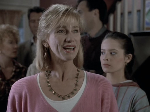 Charmed-Online_dot_nl-PicketFences1x02-1107.jpg