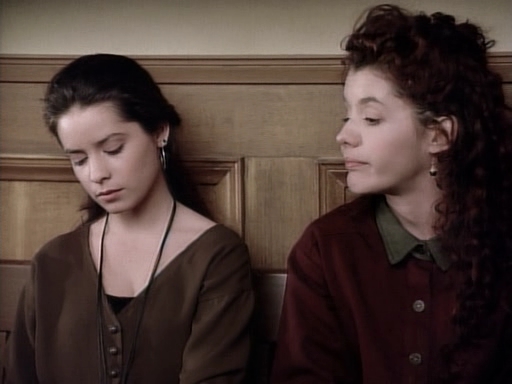 Charmed-Online_dot_nl-PicketFences1x15-10186.jpg