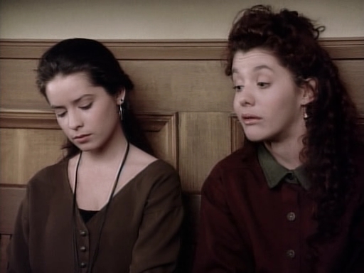 Charmed-Online_dot_nl-PicketFences1x15-10187.jpg