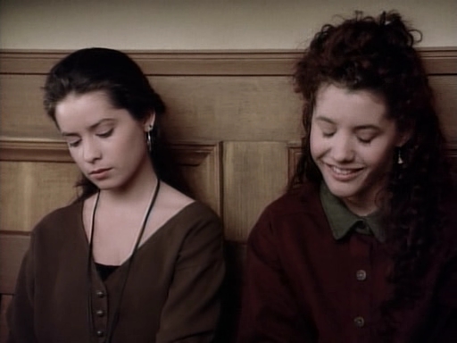 Charmed-Online_dot_nl-PicketFences1x15-10188.jpg
