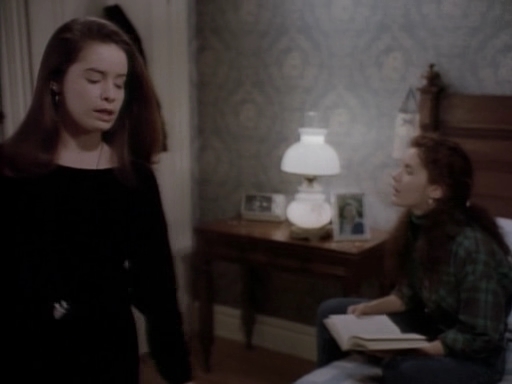 Charmed-Online_dot_nl-PicketFences1x15-8405.jpg