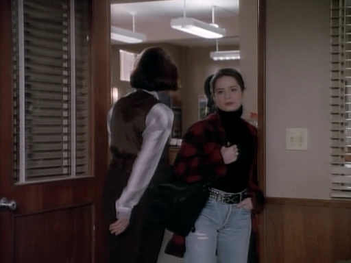 Charmed-Online_dot_nl-PicketFences1x15-9446.jpg