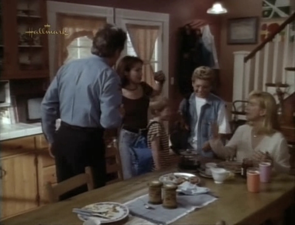 Charmed-Online_dot_nl-PicketFences2x01-0600.jpg Charmed-Online_dot_nl-PicketFences2x01-0600.jpg