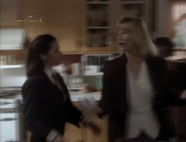 Charmed-Online_dot_nl-PicketFences2x10-13836.jpg Charmed-Online_dot_nl-PicketFences2x10-13836.jpg