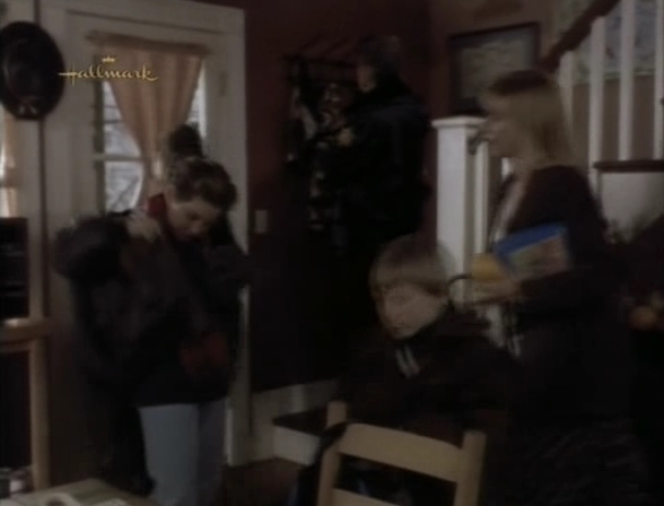 Charmed-Online_dot_nl-PicketFences2x10-13854.jpg Charmed-Online_dot_nl-PicketFences2x10-13854.jpg