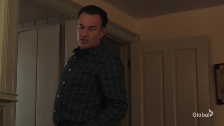 Charmed-Online-dot-nl_FBIMostWanted1x10-0233.jpg