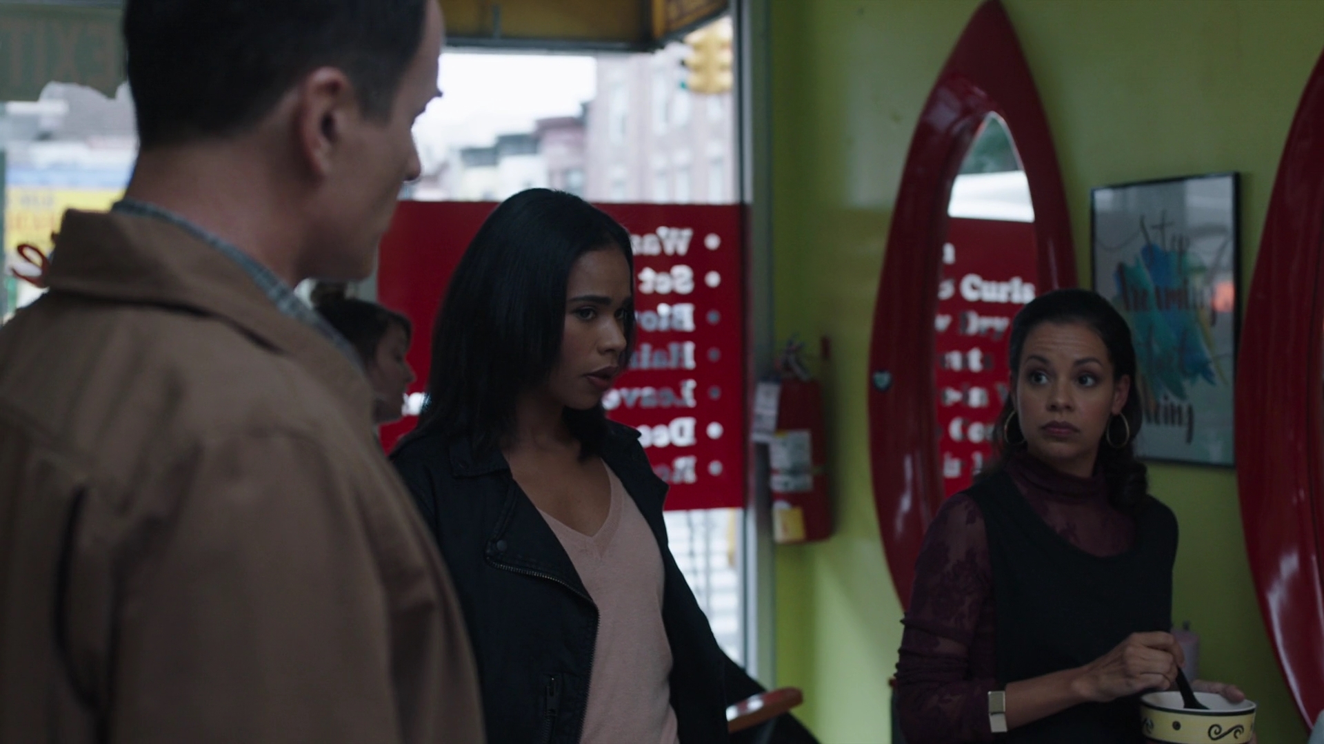 Charmed-Online-dot-nl_FBIMostWanted1x12-0613.jpg