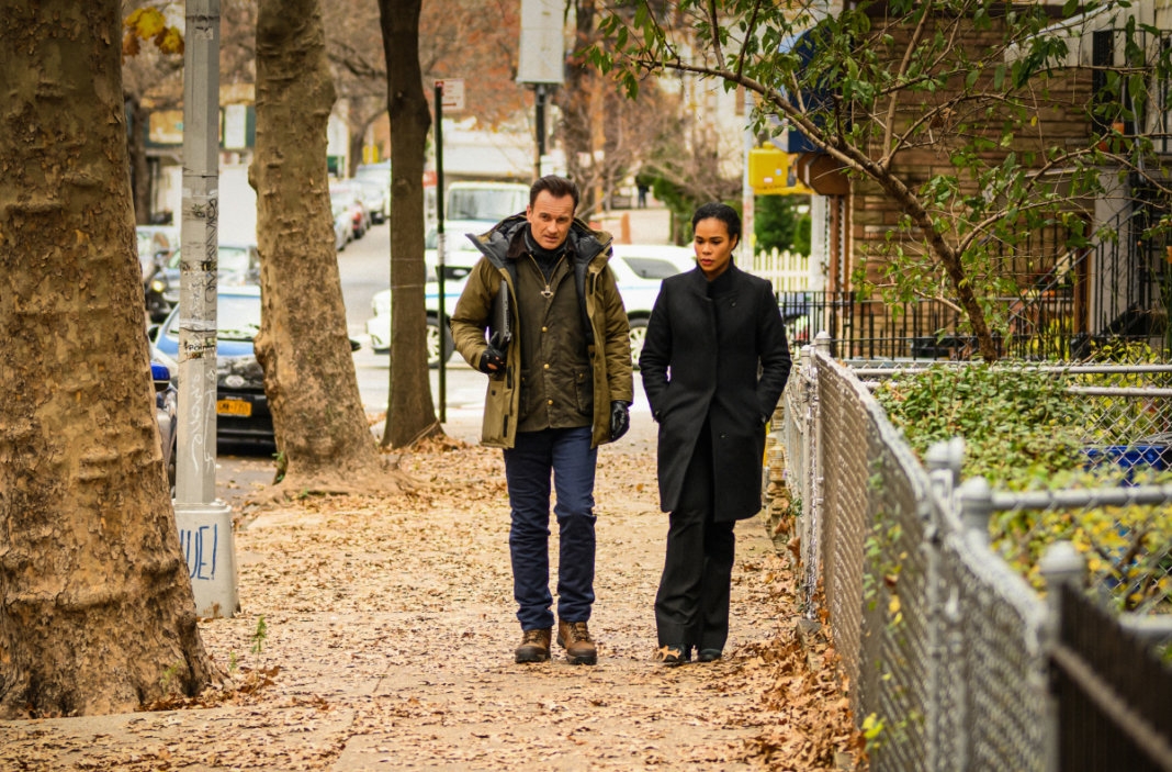 2x04-002.jpg