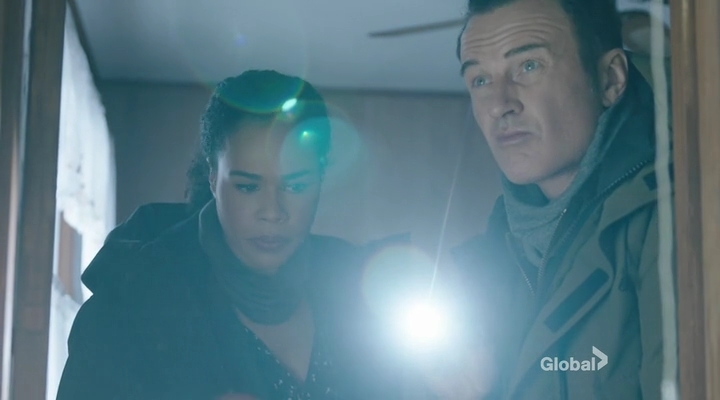 Charmed-Online-dot-nl_FBIMostWanted2x08-0663.jpg