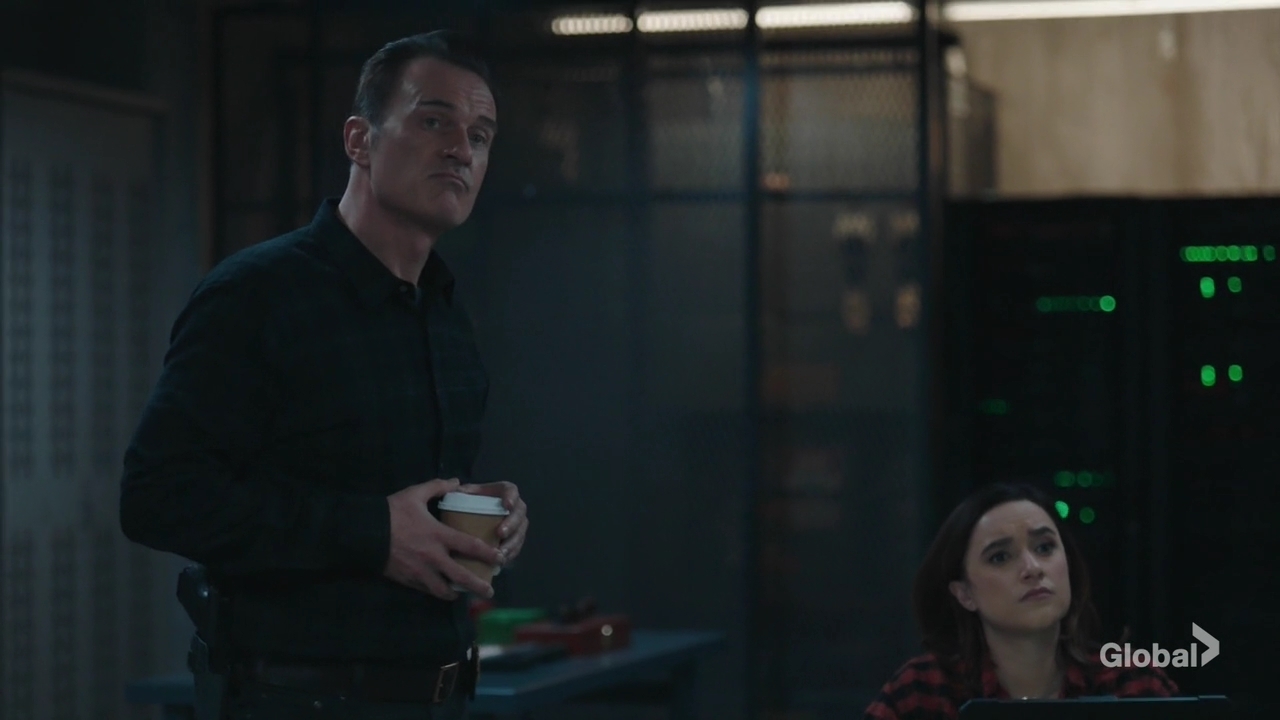 Charmed-Online-dot-nl_FBIMostWanted2x10-1051.jpg