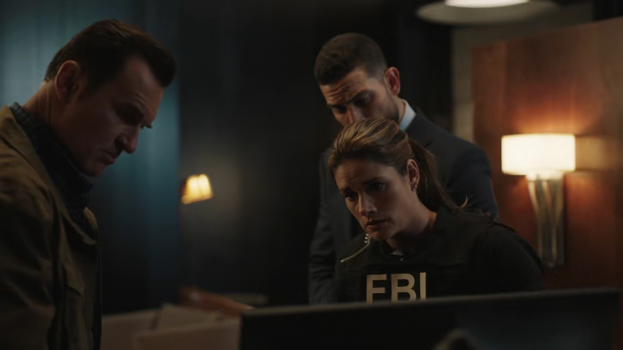 Charmed-Online-dot-nl_FBIMostWanted3x01-0226.jpg Charmed-Online-dot-nl_FBIMostWanted3x01-0226.jpg