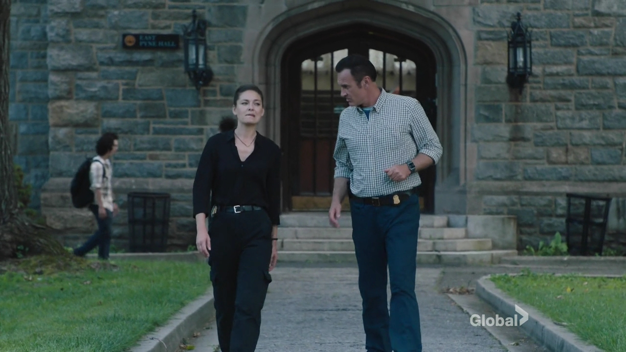 Charmed-Online-dot-nl_FBIMostWanted3x04-1005.jpg