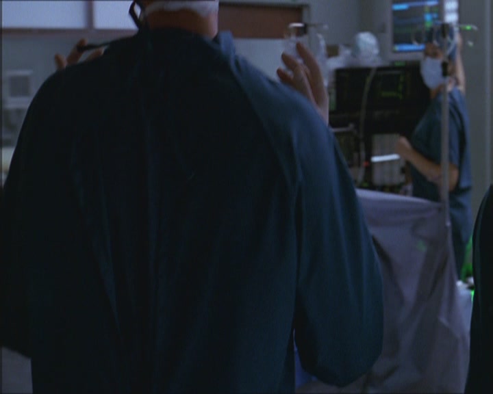 Charmed-Online_dot_net-Niptuck-1x01Pilot0046.jpg